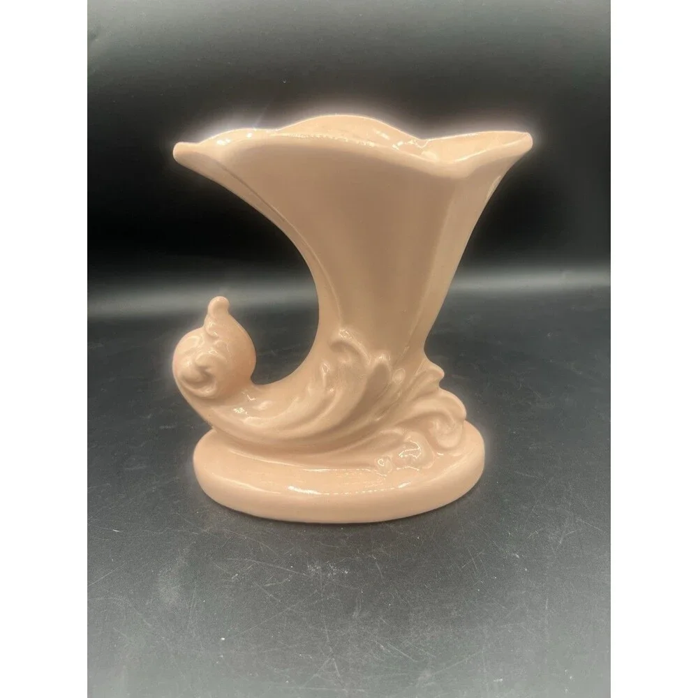 Vintage Art Deco 1940s Cornucopia Vase #1133 - Mauve Pink Glaze MCM Pottery